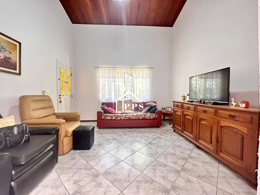 Casa com 2 quartos à venda, 360m2 em Centro, Vinhedo - SP - imagem 3 Foto 3 de Casa com 2 quartos à venda, 360m2 em Centro, Vinhedo - SP