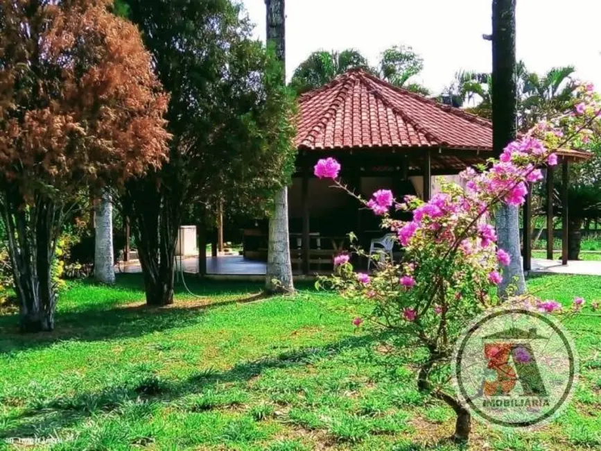 Chácara com 3 quartos à venda, 240m2 em Jardim Santana, Porto Velho - RO - imagem 9 Foto 9 de Chácara com 3 quartos à venda, 240m2 em Jardim Santana, Porto Velho - RO