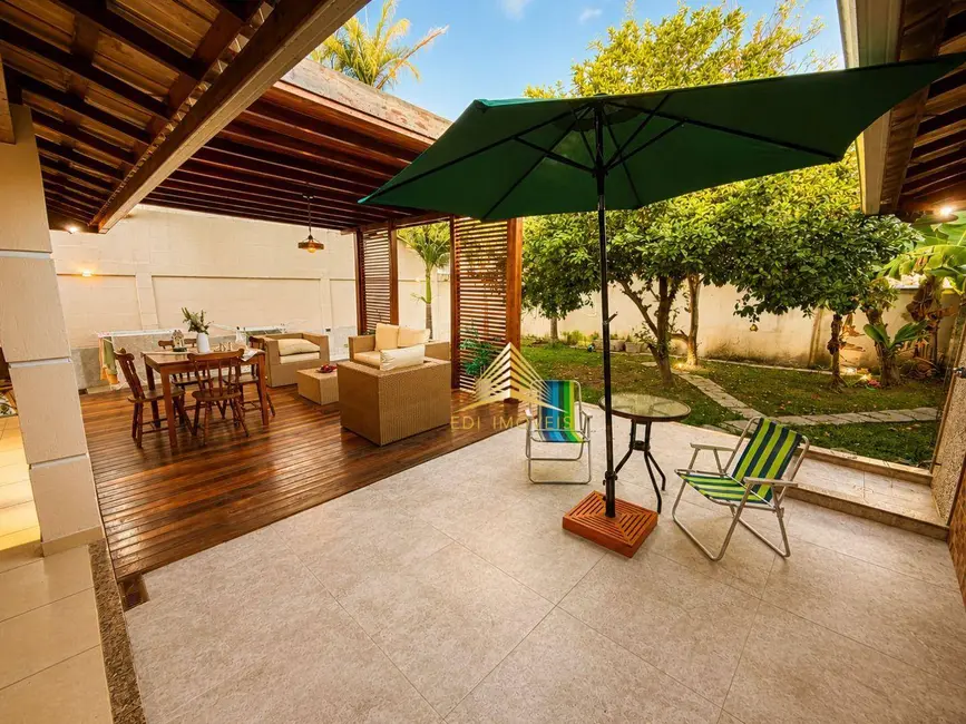Foto 3 de Casa com 3 quartos à venda, 360m2 em São José do Imbassaí, Marica - RJ
