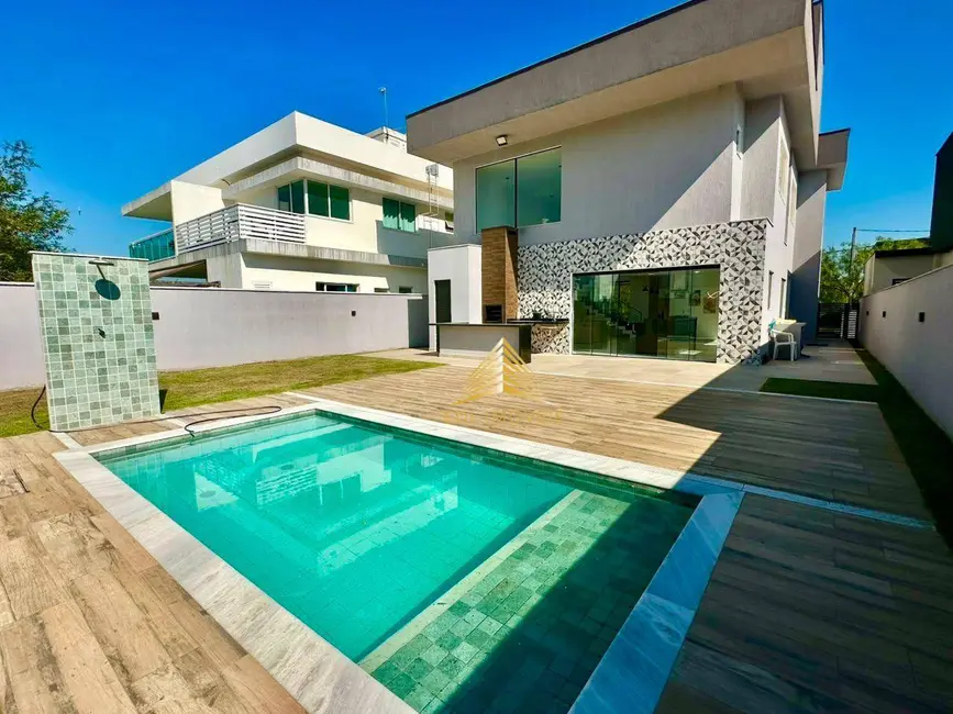 Foto 1 de Casa de Condomínio com 4 quartos à venda, 371m2 em Marica - RJ