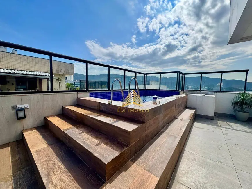 Cobertura com 2 quartos à venda, 119m2 em Marazul, Niteroi - RJ - imagem 3 Foto 3 de Cobertura com 2 quartos à venda, 119m2 em Marazul, Niteroi - RJ