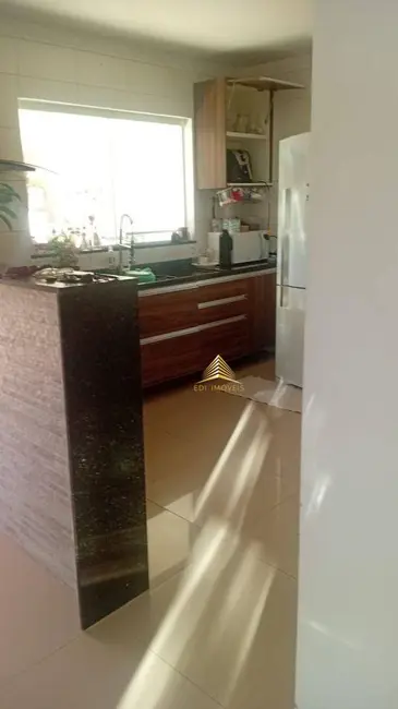 Casa com 5 quartos à venda, 230m2 em Marica - RJ - imagem 7 Foto 7 de Casa com 5 quartos à venda, 230m2 em Marica - RJ