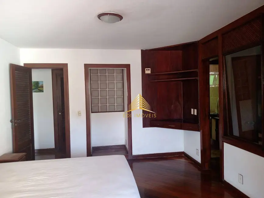Foto 9 de Casa com 4 quartos à venda, 415m2 em Piratininga, Niteroi - RJ