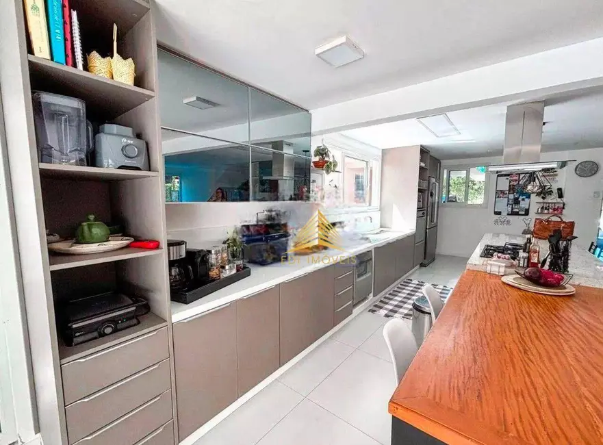 Foto 7 de Casa com 4 quartos à venda, 800m2 em Piratininga, Niteroi - RJ