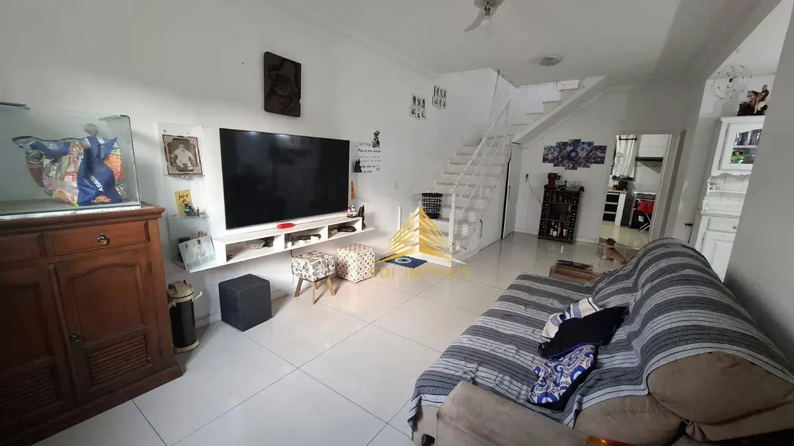 Foto 3 de Casa com 3 quartos à venda, 260m2 em Itaipu, Niteroi - RJ