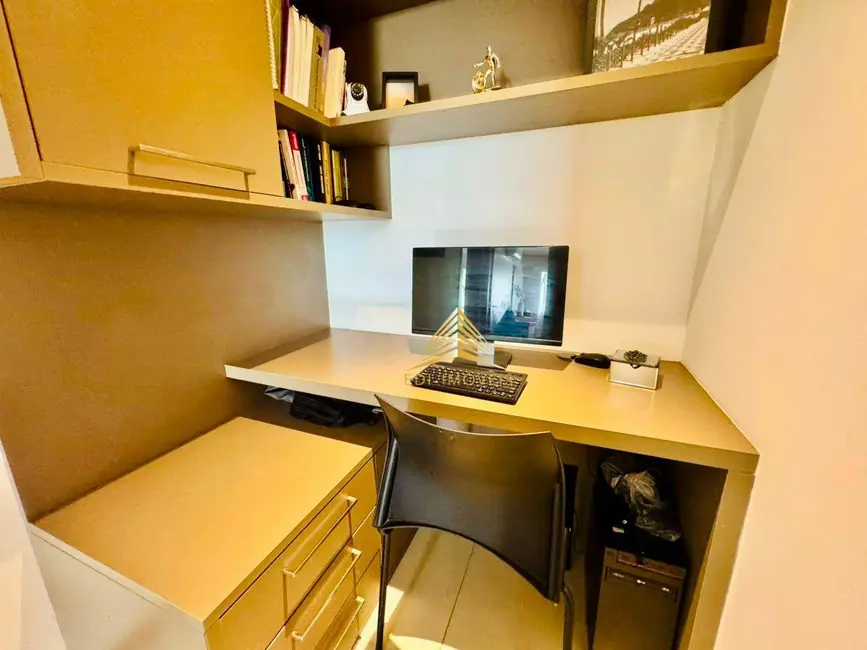 Apartamento com 2 quartos à venda, 98m2 em Piratininga, Niteroi - RJ - imagem 2 Foto 2 de Apartamento com 2 quartos à venda, 98m2 em Piratininga, Niteroi - RJ