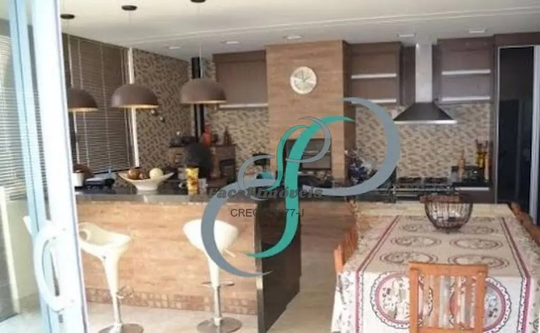 Foto 3 de Casa com 4 quartos à venda, 300m2 em Valinhos - SP
