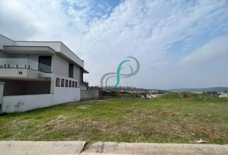 Foto 1 de Terreno / Lote à venda, 330m2 em Valinhos - SP