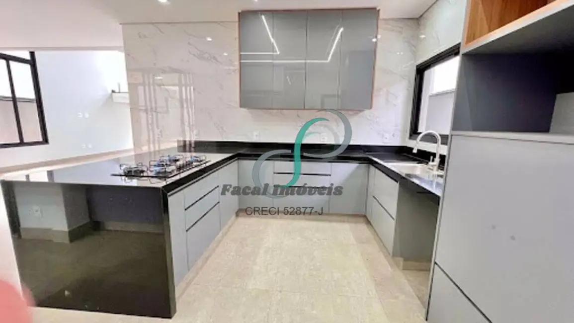 Casa com 3 quartos à venda, 275m2 em Valinhos - SP - imagem 9 Foto 9 de Casa com 3 quartos à venda, 275m2 em Valinhos - SP
