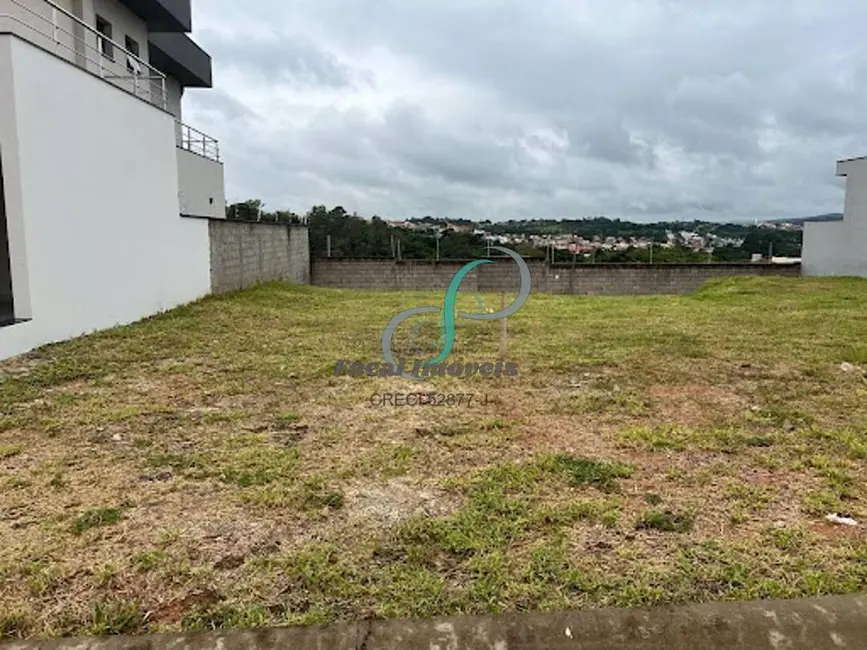 Foto 1 de Terreno / Lote à venda, 330m2 em Valinhos - SP