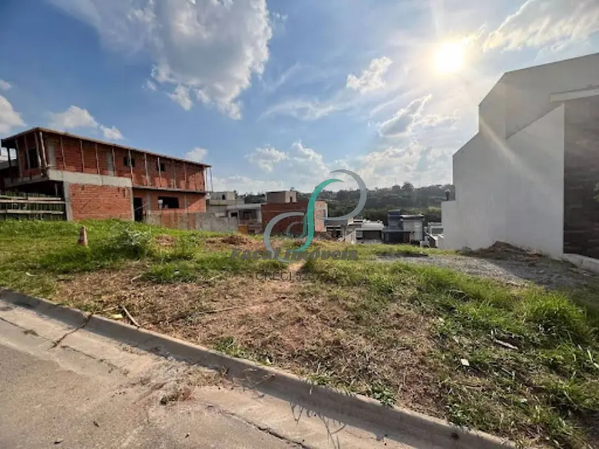 Foto 1 de Terreno / Lote à venda, 300m2 em Valinhos - SP