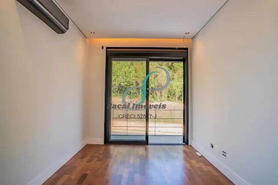 Foto 4 de Casa com 4 quartos à venda, 506m2 em Valinhos - SP