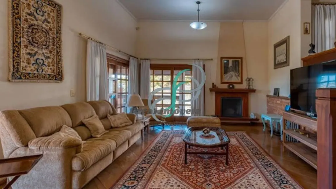 Casa com 6 quartos à venda, 468m2 em Marambaia, Vinhedo - SP - imagem 3 Foto 3 de Casa com 6 quartos à venda, 468m2 em Marambaia, Vinhedo - SP