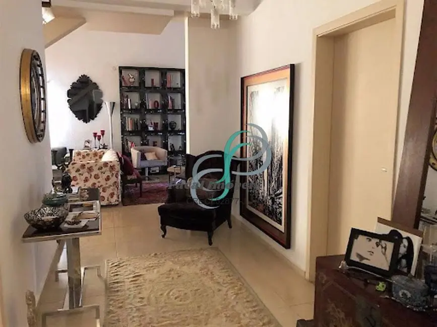 Foto 3 de Casa com 3 quartos à venda, 320m2 em Valinhos - SP