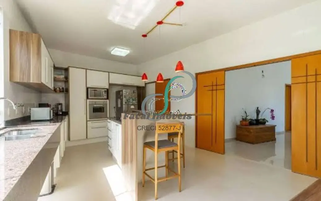 Casa de Condomínio com 3 quartos à venda, 405m2 em Valinhos - SP - imagem 2 Foto 2 de Casa de Condomínio com 3 quartos à venda, 405m2 em Valinhos - SP