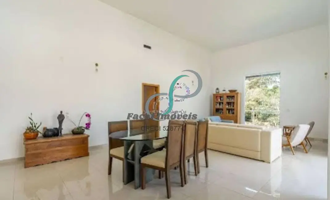 Casa de Condomínio com 3 quartos à venda, 405m2 em Valinhos - SP - imagem 3 Foto 3 de Casa de Condomínio com 3 quartos à venda, 405m2 em Valinhos - SP