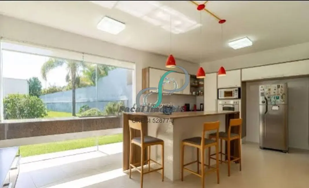 Casa de Condomínio com 3 quartos à venda, 405m2 em Valinhos - SP - imagem 1 Foto 1 de Casa de Condomínio com 3 quartos à venda, 405m2 em Valinhos - SP