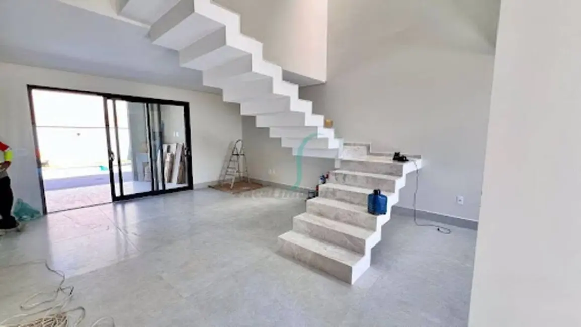 Casa com 3 quartos à venda, 239m2 em Capuava, Valinhos - SP - imagem 3 Foto 3 de Casa com 3 quartos à venda, 239m2 em Capuava, Valinhos - SP