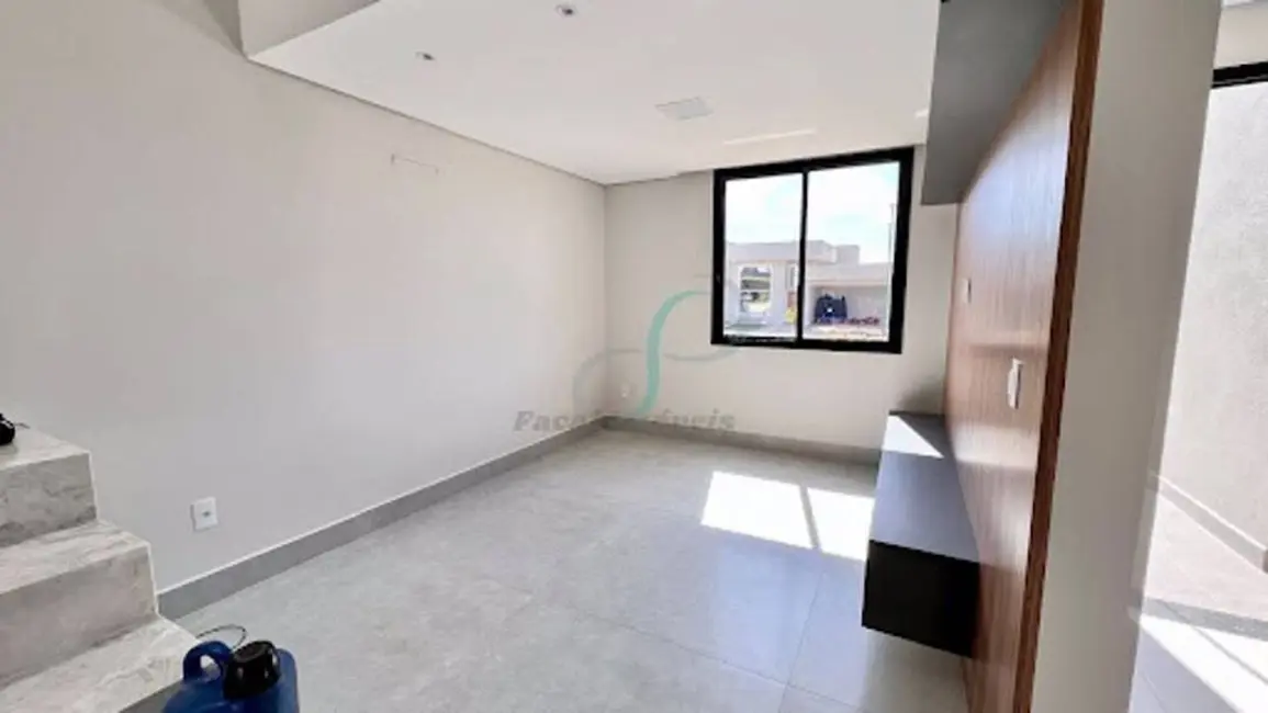 Casa com 3 quartos à venda, 239m2 em Capuava, Valinhos - SP - imagem 2 Foto 2 de Casa com 3 quartos à venda, 239m2 em Capuava, Valinhos - SP