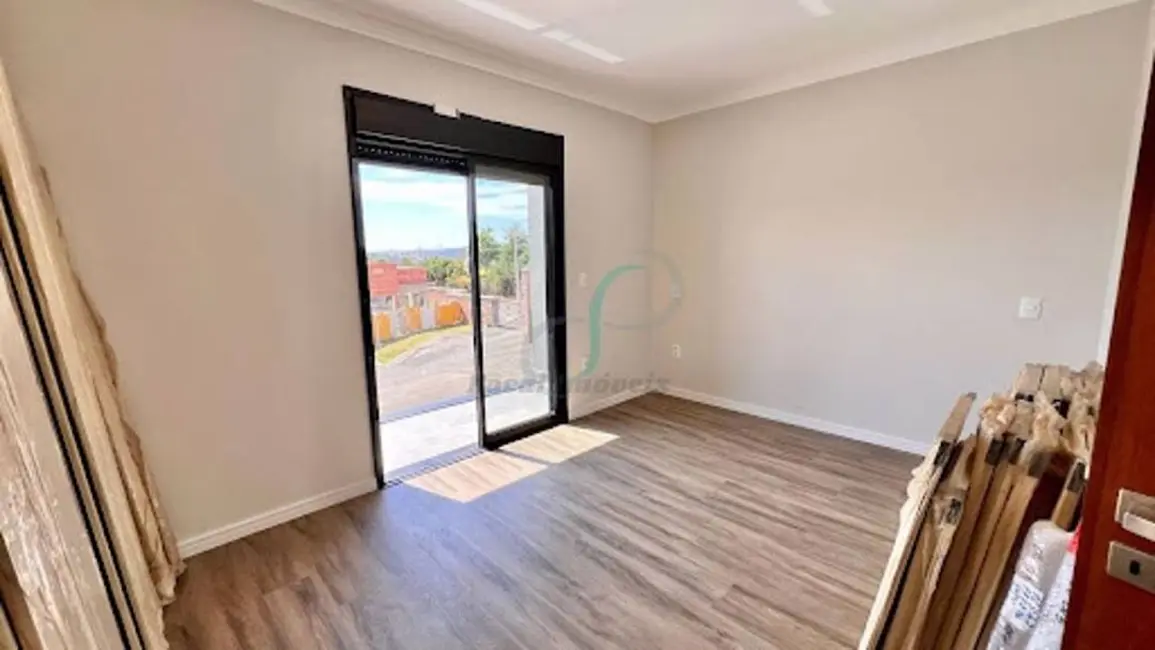 Casa com 3 quartos à venda, 239m2 em Capuava, Valinhos - SP - imagem 8 Foto 8 de Casa com 3 quartos à venda, 239m2 em Capuava, Valinhos - SP