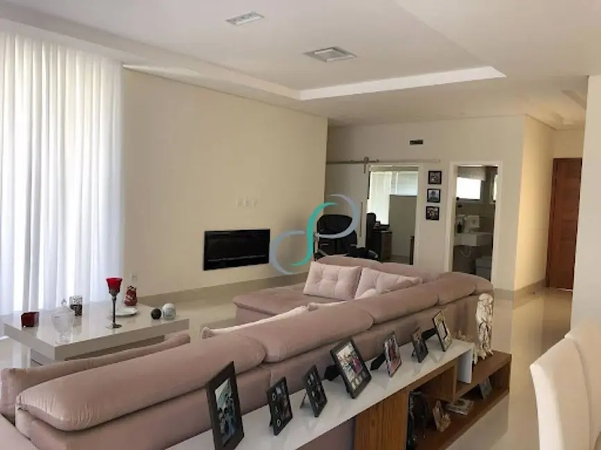 Foto 3 de Casa de Condomínio com 4 quartos à venda, 590m2 em Valinhos - SP