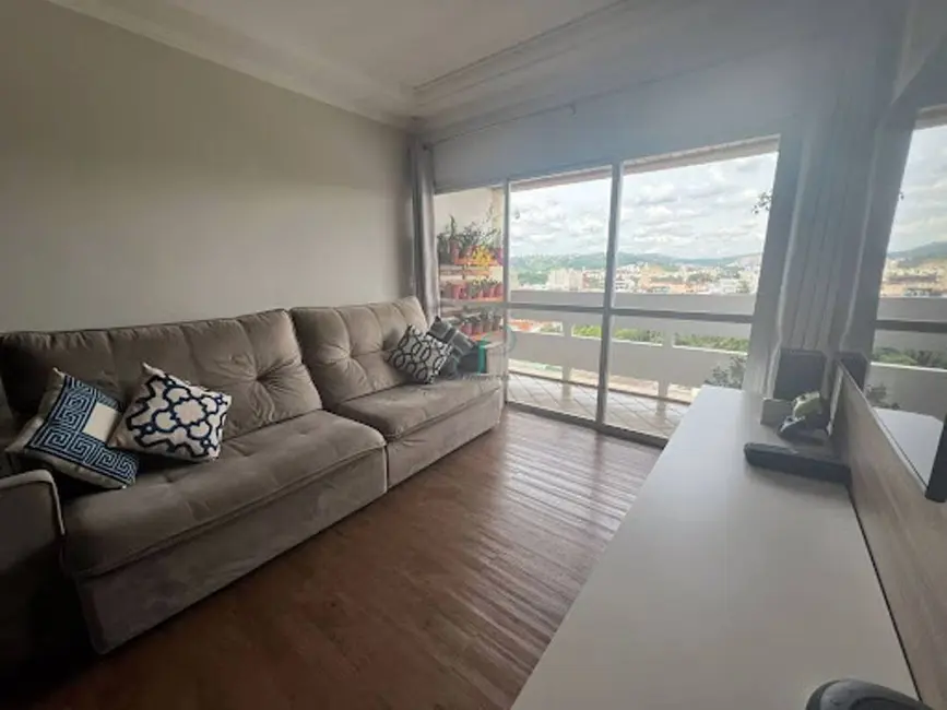 Foto 2 de Apartamento com 3 quartos à venda, 130m2 em Vila Embaré, Valinhos - SP
