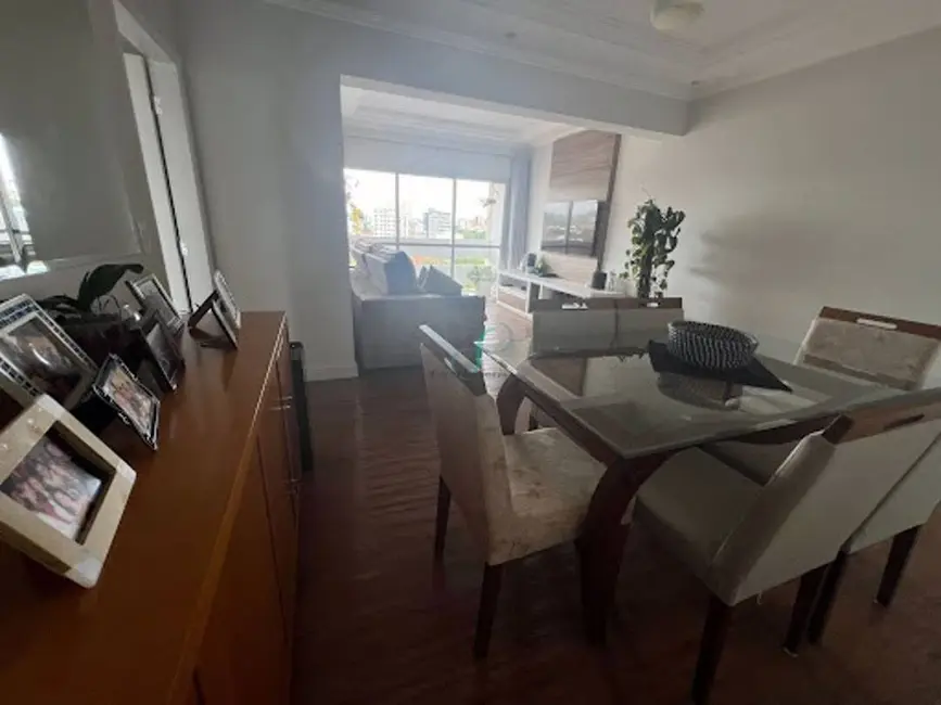 Foto 4 de Apartamento com 3 quartos à venda, 130m2 em Vila Embaré, Valinhos - SP