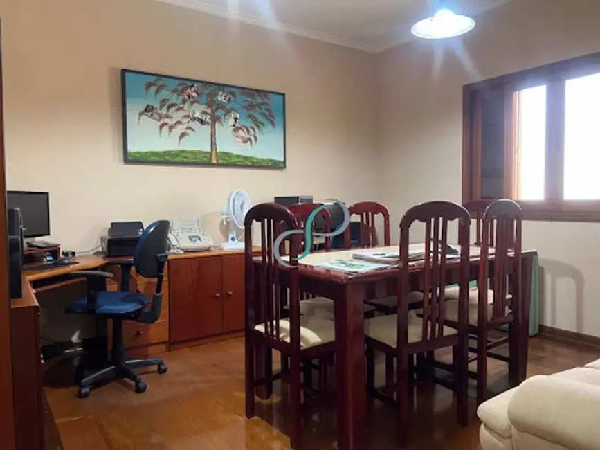 Foto 8 de Casa com 4 quartos à venda, 354m2 em Valinhos - SP