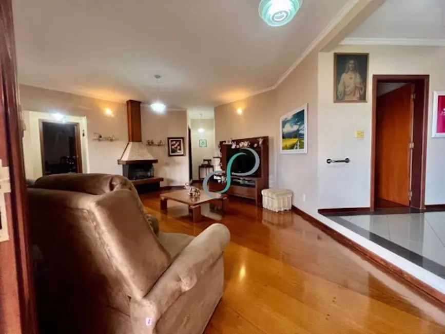 Foto 4 de Casa com 4 quartos à venda, 354m2 em Valinhos - SP