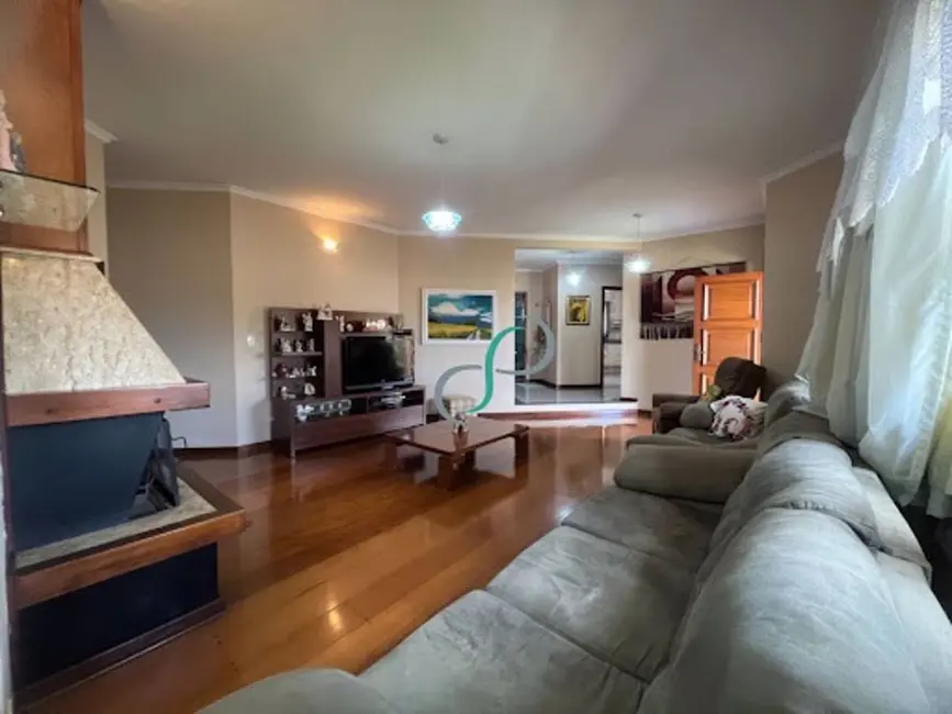 Foto 5 de Casa com 4 quartos à venda, 354m2 em Valinhos - SP