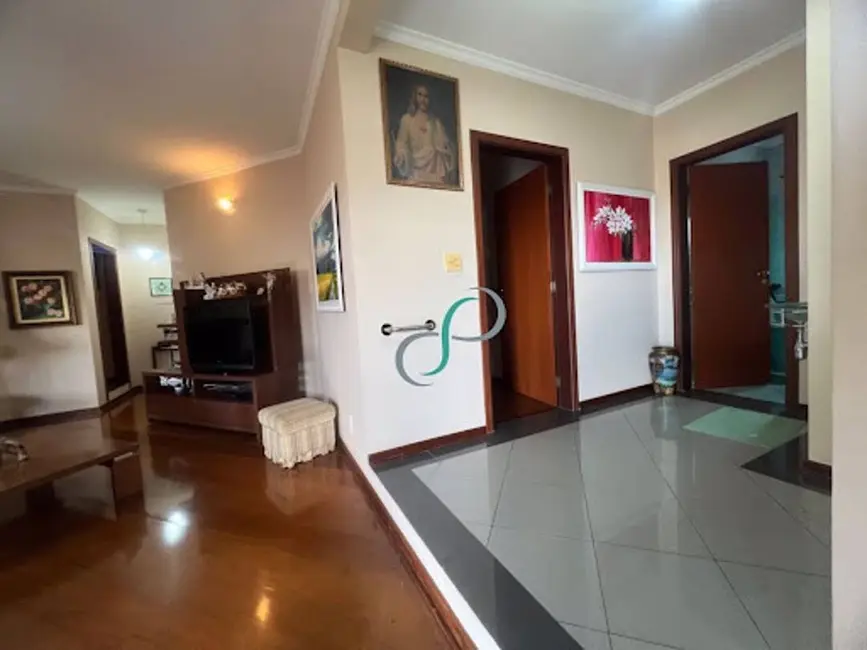 Foto 6 de Casa com 4 quartos à venda, 354m2 em Valinhos - SP
