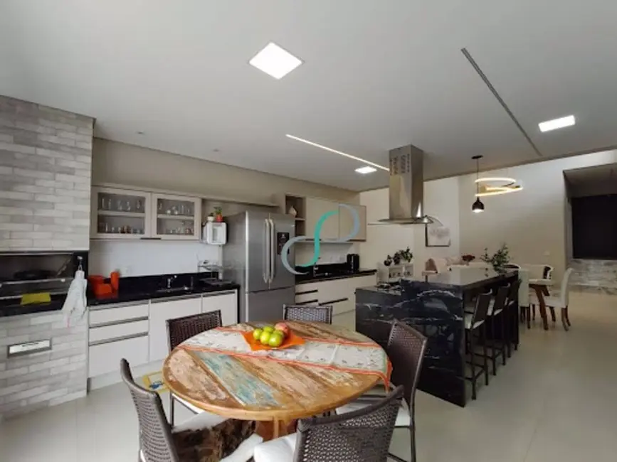 Foto 6 de Casa com 3 quartos à venda, 190m2 em Valinhos - SP