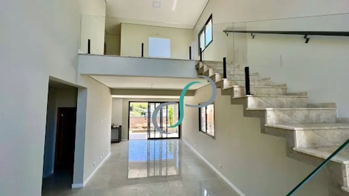 Foto 4 de Casa com 4 quartos à venda, 243m2 em Valinhos - SP