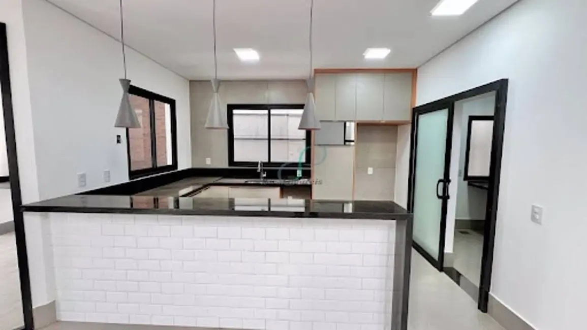 Casa com 3 quartos à venda, 242m2 em Valinhos - SP - imagem 8 Foto 8 de Casa com 3 quartos à venda, 242m2 em Valinhos - SP