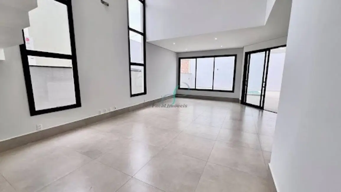 Casa com 3 quartos à venda, 242m2 em Valinhos - SP - imagem 5 Foto 5 de Casa com 3 quartos à venda, 242m2 em Valinhos - SP