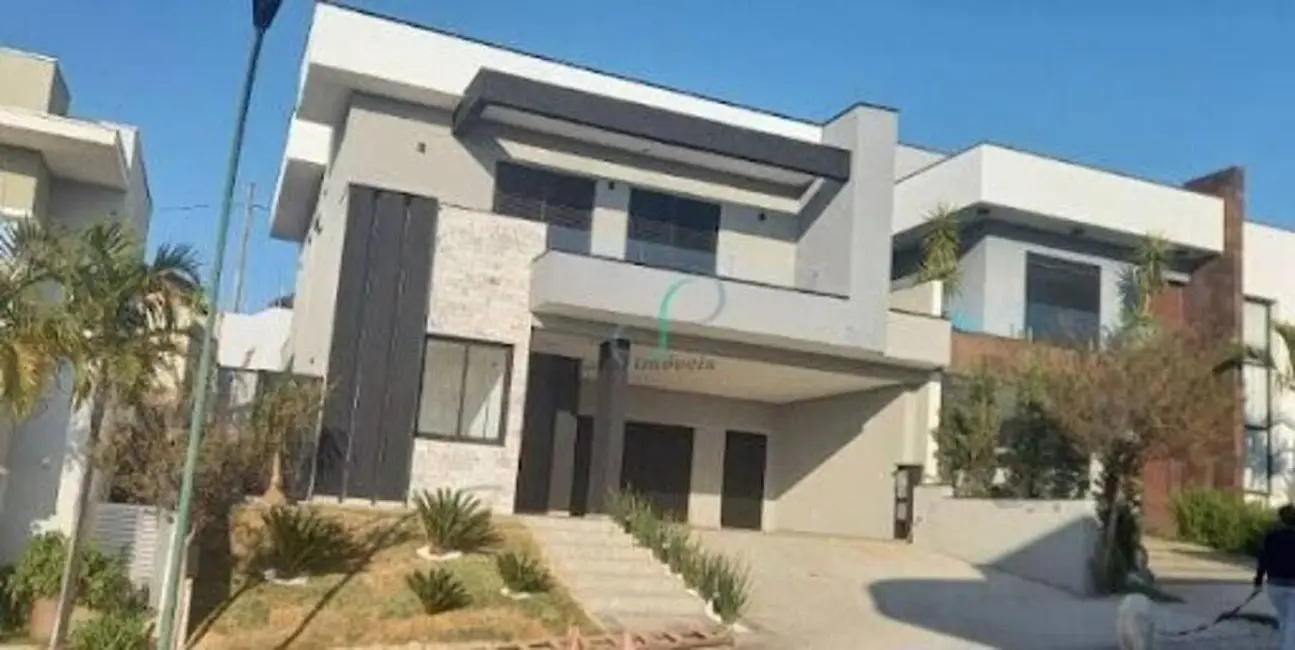 Casa com 3 quartos à venda, 242m2 em Valinhos - SP - imagem 2 Foto 2 de Casa com 3 quartos à venda, 242m2 em Valinhos - SP