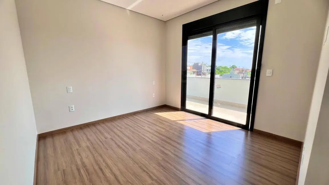 Sobrado com 3 quartos à venda, 251m2 em Vila Pagano, Valinhos - SP - imagem 6 Foto 6 de Sobrado com 3 quartos à venda, 251m2 em Vila Pagano, Valinhos - SP