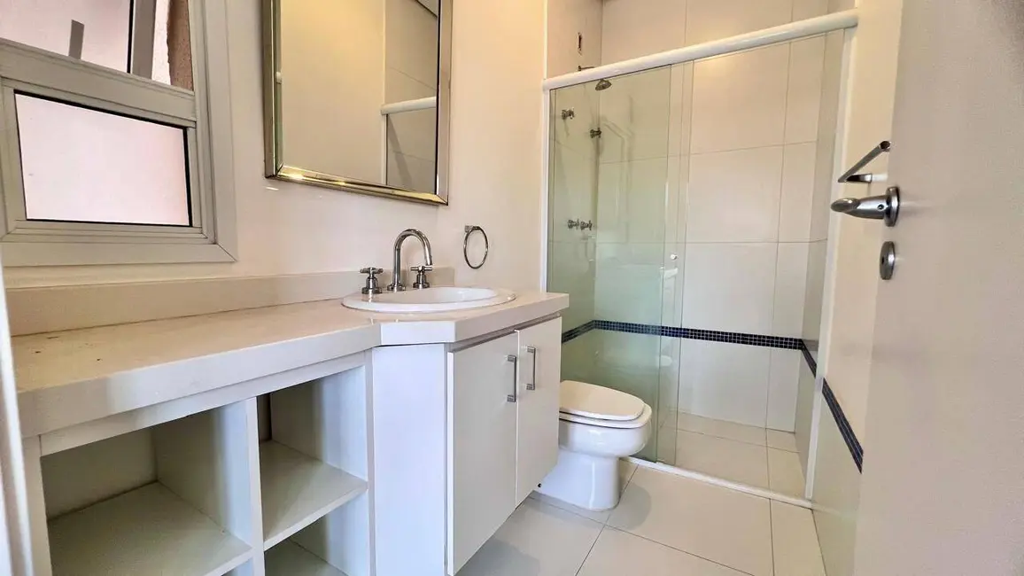 Sobrado com 3 quartos à venda, 196m2 em Chácaras Silvania, Valinhos - SP - imagem 3 Foto 3 de Sobrado com 3 quartos à venda, 196m2 em Chácaras Silvania, Valinhos - SP