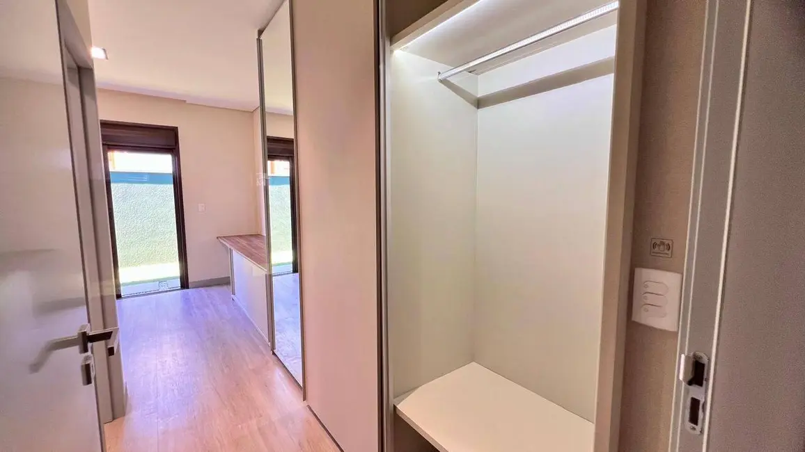 Foto 3 de Casa com 4 quartos à venda, 440m2 em Jaguariuna - SP