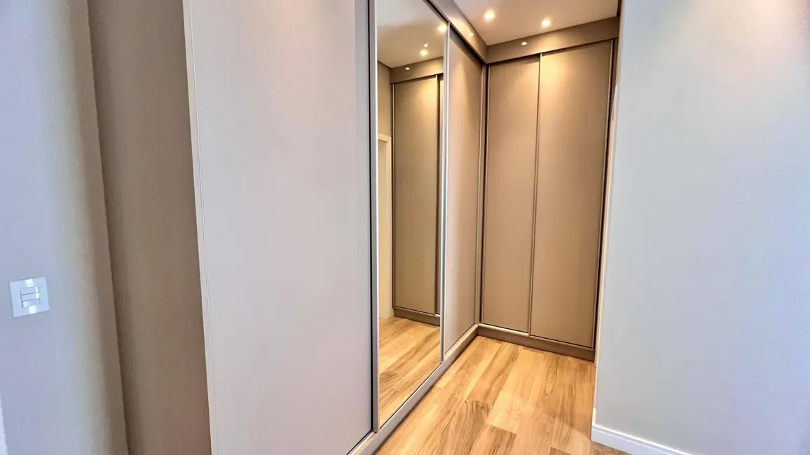 Casa com 3 quartos à venda, 254m2 em Valinhos - SP - imagem 9 Foto 9 de Casa com 3 quartos à venda, 254m2 em Valinhos - SP