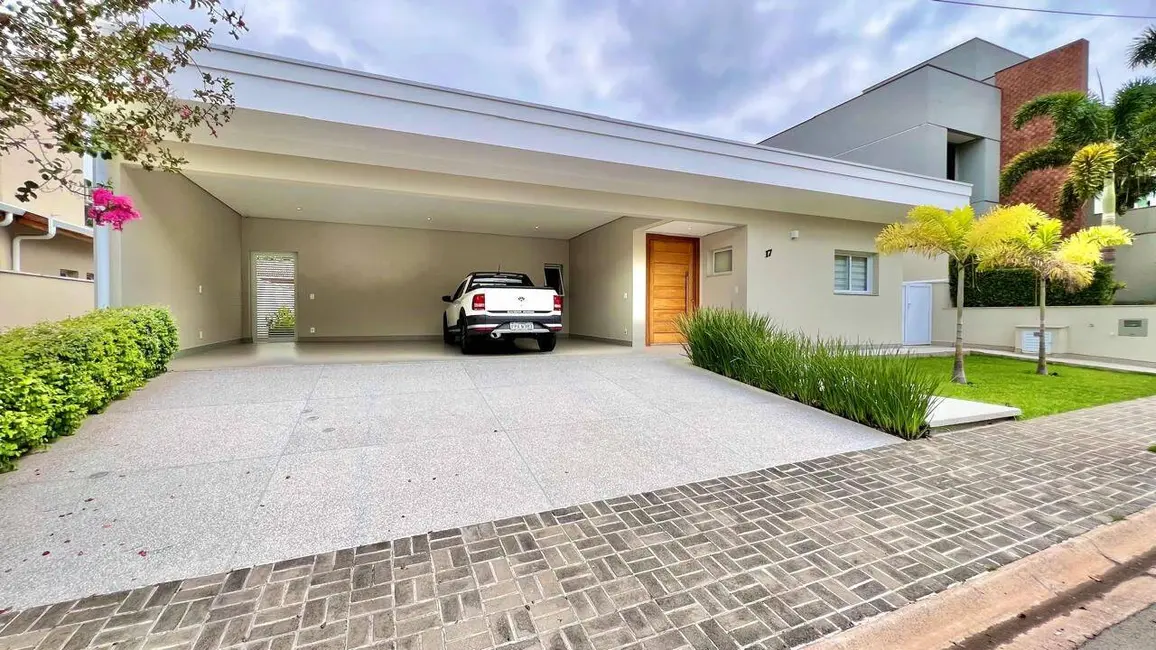 Casa com 3 quartos à venda, 254m2 em Valinhos - SP - imagem 1 Foto 1 de Casa com 3 quartos à venda, 254m2 em Valinhos - SP