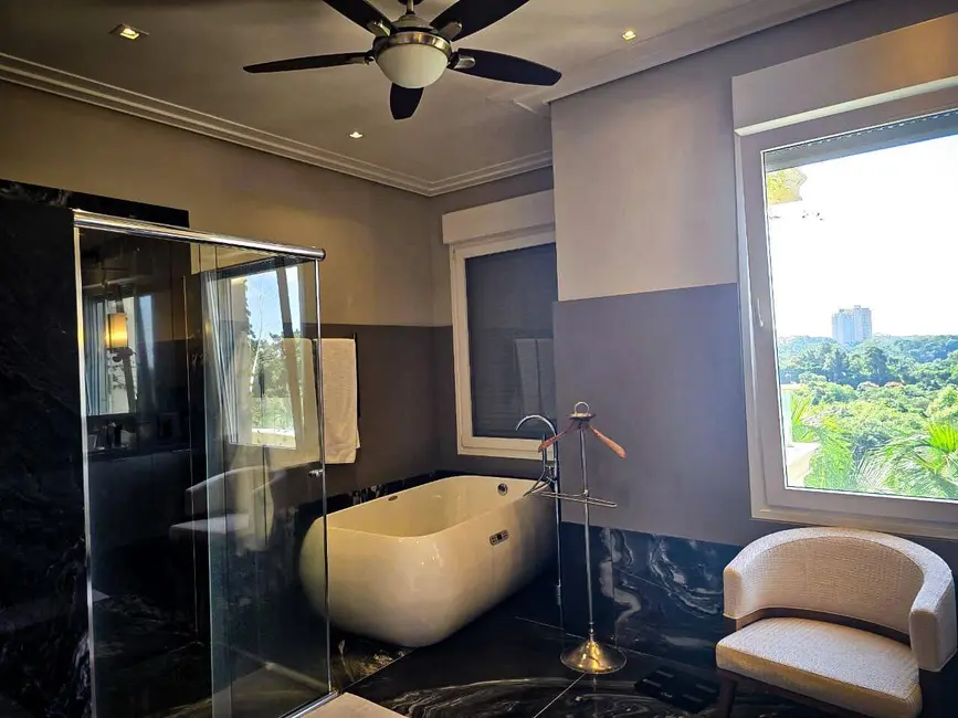 Casa com 6 quartos à venda, 2500m2 em Valinhos - SP - imagem 2 Foto 2 de Casa com 6 quartos à venda, 2500m2 em Valinhos - SP