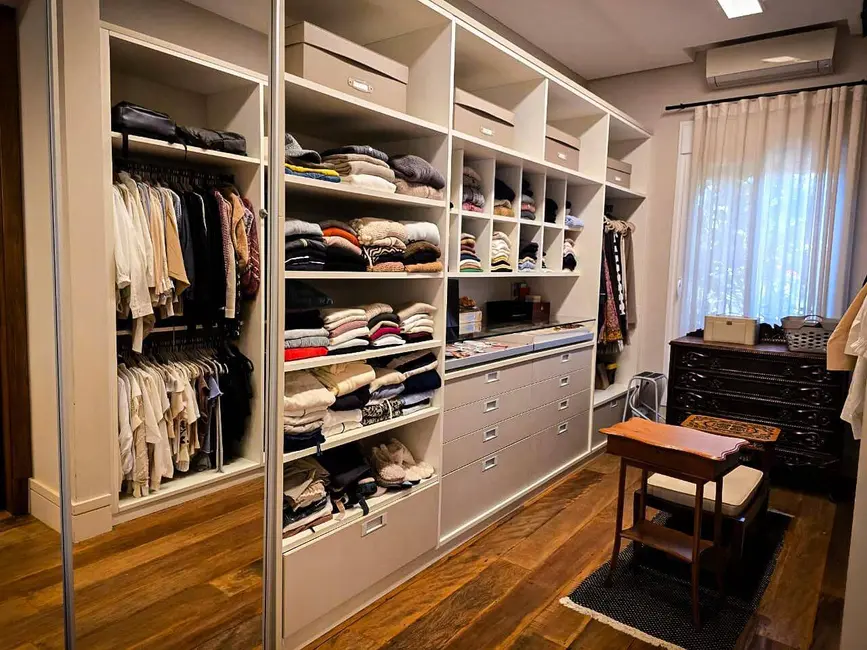 Casa com 6 quartos à venda, 2500m2 em Valinhos - SP - imagem 3 Foto 3 de Casa com 6 quartos à venda, 2500m2 em Valinhos - SP