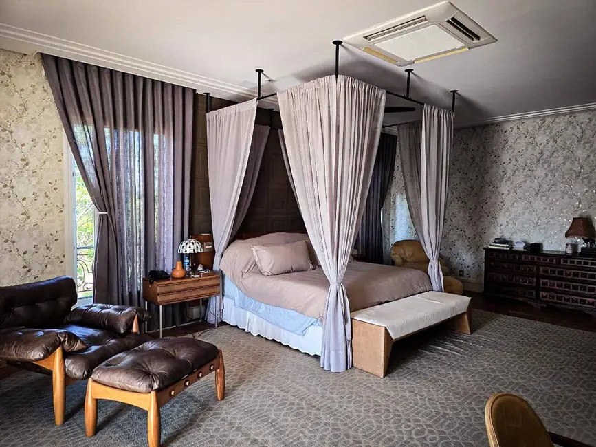 Casa com 6 quartos à venda, 2500m2 em Valinhos - SP - imagem 4 Foto 4 de Casa com 6 quartos à venda, 2500m2 em Valinhos - SP