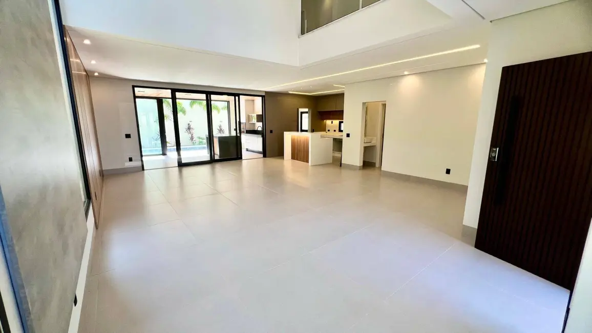 Casa com 3 quartos à venda, 310m2 em Valinhos - SP - imagem 5 Foto 5 de Casa com 3 quartos à venda, 310m2 em Valinhos - SP