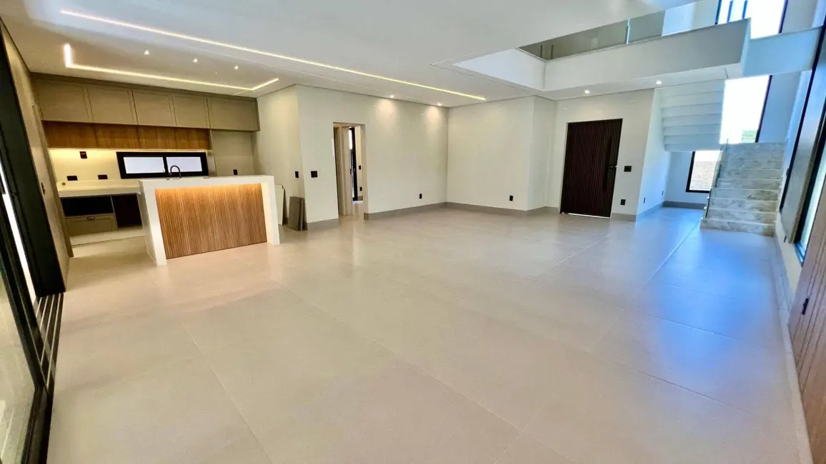Casa com 3 quartos à venda, 310m2 em Valinhos - SP - imagem 6 Foto 6 de Casa com 3 quartos à venda, 310m2 em Valinhos - SP