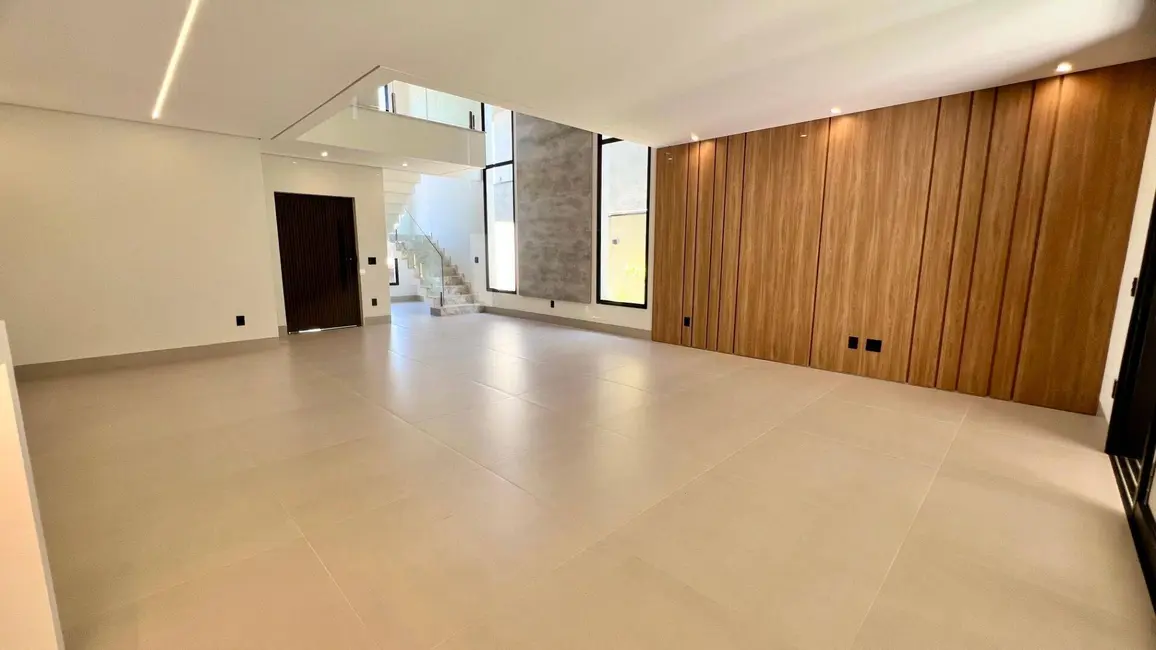Casa com 3 quartos à venda, 310m2 em Valinhos - SP - imagem 8 Foto 8 de Casa com 3 quartos à venda, 310m2 em Valinhos - SP