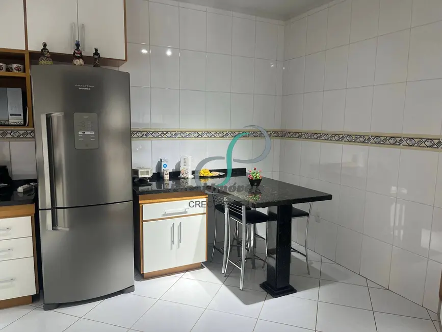 Casa com 3 quartos à venda, 182m2 em Valinhos - SP - imagem 5 Foto 5 de Casa com 3 quartos à venda, 182m2 em Valinhos - SP
