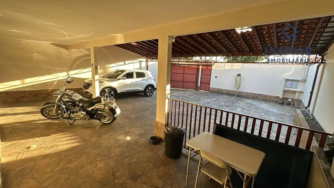 Casa com 4 quartos à venda, 150m2 em Sao Jose Dos Campos - SP - imagem 3 Foto 3 de Casa com 4 quartos à venda, 150m2 em Sao Jose Dos Campos - SP