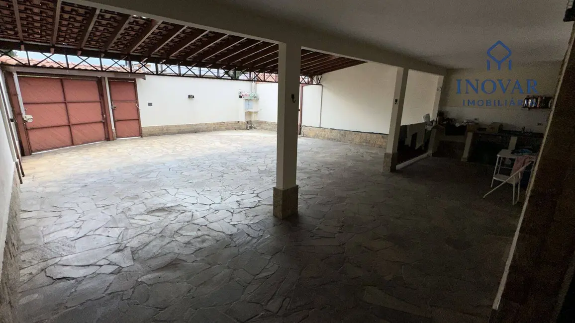 Casa com 4 quartos à venda, 150m2 em Sao Jose Dos Campos - SP - imagem 2 Foto 2 de Casa com 4 quartos à venda, 150m2 em Sao Jose Dos Campos - SP